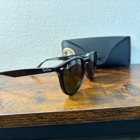 Ray-Ban sunglasses (RB4259). Polished black/green lenses main image 9